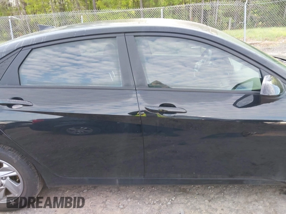 2024 Hyundai Elantra SE z VIN KMHLL4DG7RU798436, wystawiony jako IAAI lot #41973923 z przebiegiem 9 915 mil mil oraz . Historia ofert i sprzedaży dostępna na DreamBid. Obrazek 13.
