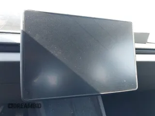 2025 Tesla Model 3 Long Range z VIN 5YJ3E1EA3SF981743, wystawiony jako IAAI lot #42352588 z przebiegiem Nie podano mil oraz . Historia ofert i sprzedaży dostępna na DreamBid. Obrazek 7.