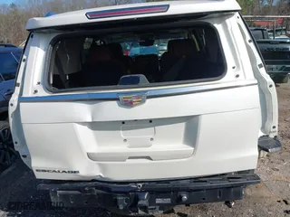 2015 Cadillac Escalade Premium with VIN 1GYS4NKJ8FR514158, listed as a IAAI auction lot 41561419 with 172,470 mi miles. Bid and sale history available at carsss.com. Image 17.