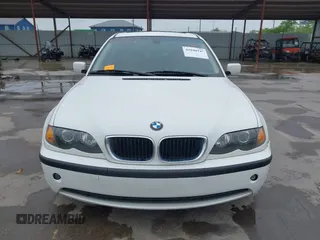 2005 BMW 3 Series 325i with VIN WBAEV33495KX09686, listed as a IAAI auction lot 42040947 with 125,221 mi miles and . Bid and sale history available at DreamBid. Image 12.