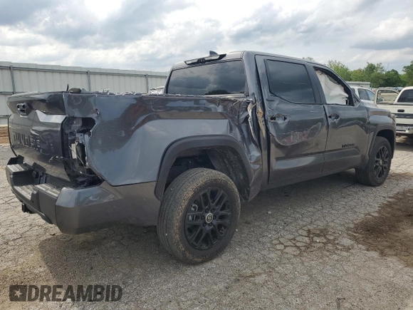 2024 Toyota Tundra Limited z VIN 5TFWA5DB8RX186584, wystawiony jako Copart lot #56949425 z przebiegiem 8 070 mil mil oraz Szkoda całkowita • Salvage title. Historia ofert i sprzedaży dostępna na DreamBid. Obrazek 3.