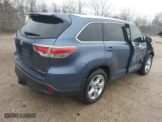 2015 Toyota Highlander Limited with VIN 5TDDKRFH6FS092511, listed as a IAAI auction lot 42082706 with 137,384 mi miles. Bid and sale history available at carsss.com. Image 4.