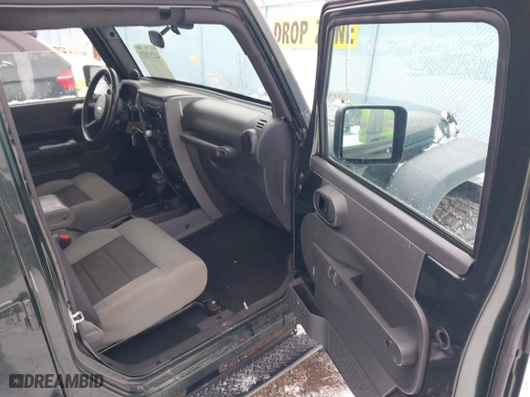 2010 Jeep Wrangler Unlimited Sport with VIN 1J4BA3H12AL127802, listed as a IAAI auction lot 41237029 with 94,320 mi miles. Bid and sale history available at carsss.com. Image 5.