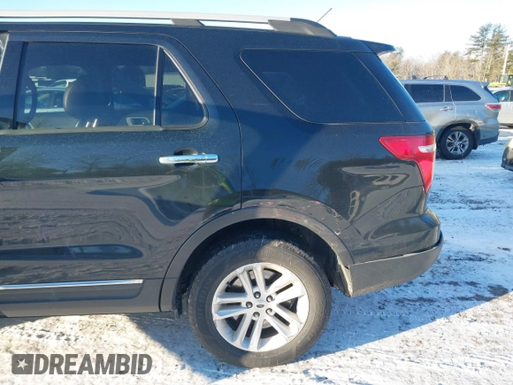 2013 Ford Explorer XLT with VIN 1FM5K8D85DGC92350, listed as a IAAI auction lot 41270757 with 123,525 mi miles and . Bid and sale history available at carsss.com. Image 18.