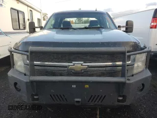 2008 Chevrolet Silverado 3500HD SRW 1LT with VIN 1GCHK33638F220983, listed as a Copart auction lot 76046144 with 338,817 mi miles and Salvage Title. Bid and sale history available at DreamBid. Image 5.