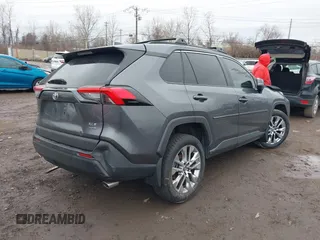 2021 Toyota RAV4 XLE Premium с VIN 2T3A1RFV4MC184144, выставлен на аукционе IAAI как лот 41541562 с пробегом 76 326 миль миль и . История ставок и продаж доступна на DreamBid. Изображение 4.