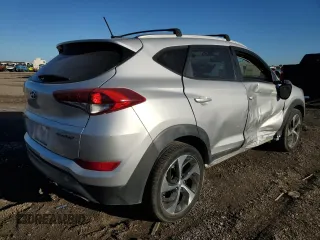 2017 Hyundai Tucson Sport z VIN KM8J33A2XHU316602, wystawiony jako Copart lot #85758974 z przebiegiem 55 477 mil mil oraz Szkoda całkowita • Salvage title. Historia ofert i sprzedaży dostępna na DreamBid. Obrazek 3.