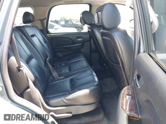 2007 GMC Yukon Denali с VIN 1GKFK63847J208819, выставлен на аукционе IAAI как лот 39872502 с пробегом 237 119 миль миль и . История ставок и продаж доступна на DreamBid. Изображение 8.