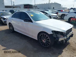 2020 Mercedes-Benz C 300 z VIN 55SWF8DB0LU325495, wystawiony jako IAAI lot #42300359 z przebiegiem 41 872 mil mil oraz . Historia ofert i sprzedaży dostępna na DreamBid. Obrazek 1.