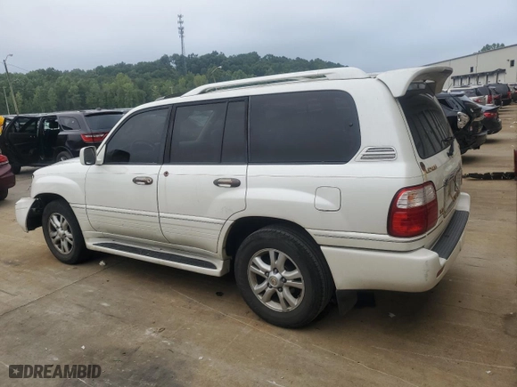 2004 Lexus LX 470 with VIN JTJHT00W743538680, listed as a Copart auction lot 66269864 with 201,802 mi miles and Salvage Title. Bid and sale history available at carsss.com. Image 2.