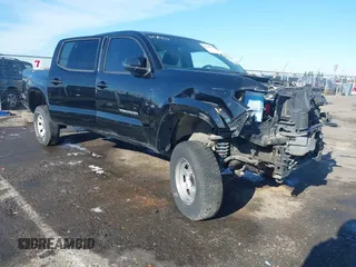 2017 Toyota Tacoma SR5 with VIN 3TMDZ5BN3HM023276, listed as a IAAI auction lot 40878881 with 1 mi miles. Bid and sale history available at carsss.com. Image 1.