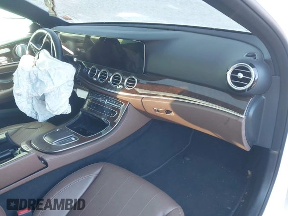 2021 Mercedes-Benz E 350 with VIN W1KZF8EB3MA904087, listed as a IAAI auction lot 41284045 with 37,193 mi miles and . Bid and sale history available at DreamBid. Image 5.