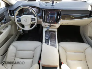 2018 Volvo S90 Momentum with VIN LVY982AK2JP019985, listed as a Copart auction lot 52828415 with 113,029 mi miles and Clean Title. Bid and sale history available at carsss.com. Image 8.