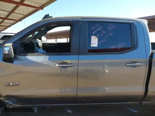 2019 Chevrolet Silverado 1500 LT with VIN 1GCPWCED3KZ390276, listed as a IAAI auction lot 41247243 with 60,883 mi miles. Bid and sale history available at carsss.com. Image 14.