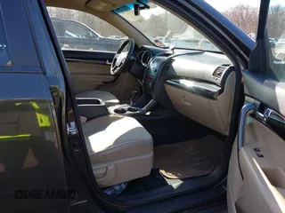 2012 Kia Sorento EX with VIN 5XYKU3A61CG269558, listed as a IAAI auction lot 41651792 with 171,754 mi miles. Bid and sale history available at carsss.com. Image 5.