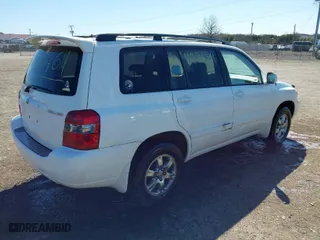 2007 Toyota Highlander w/3rd Row with VIN JTEEP21A870211778, listed as a IAAI auction lot 41821461 with 231,498 mi miles. Bid and sale history available at carsss.com. Image 4.