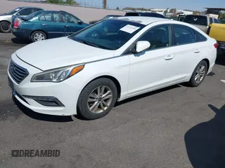 2015 Hyundai Sonata SE z VIN 5NPE24AF2FH005030, wystawiony jako IAAI lot #42375598 z przebiegiem 205 991 mil mil oraz . Historia ofert i sprzedaży dostępna na DreamBid. Obrazek 2.
