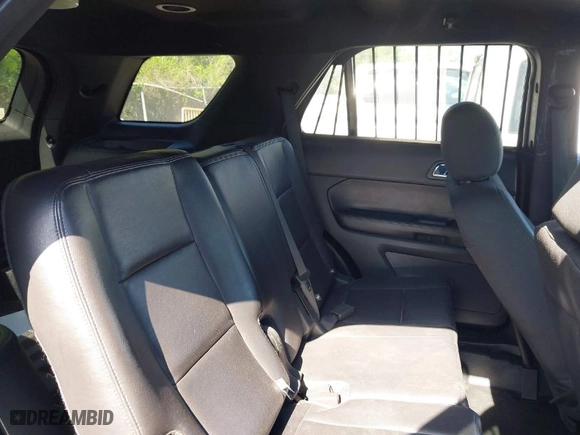 2016 Ford Utility Police Interceptor with VIN 1FM5K8AR5GGD16437, listed as a IAAI auction lot 41998634 with 134,199 mi miles. Bid and sale history available at carsss.com. Image 8.