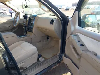 2007 Ford Explorer XLT with VIN 1FMEU73EX7UA62871, listed as a IAAI auction lot 41781660 with 147,494 mi miles. Bid and sale history available at carsss.com. Image 5.