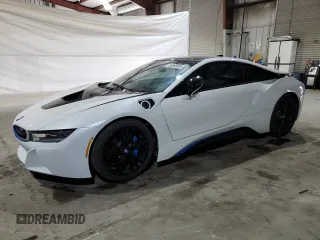 2015 BMW i8 z VIN WBY2Z2C50FV674452, wystawiony jako Copart lot #58845855 z przebiegiem 119 mil mil oraz Czysty tytuł • Clean title. Historia ofert i sprzedaży dostępna na DreamBid. Obrazek 1.