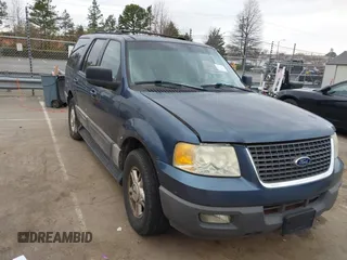 2004 Ford Expedition Special Service with VIN 1FMPU15L24LA43038, listed as a IAAI auction lot 41738454 with 238,489 mi miles. Bid and sale history available at carsss.com. Image 1.