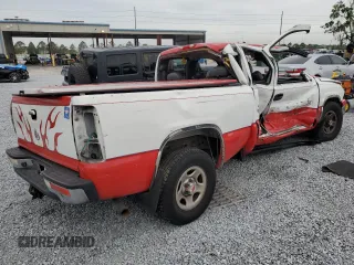 2004 Chevrolet Silverado 1500 LS with VIN 2GCEC19VX41111375, listed as a Copart auction lot 50514175 with 153,701 mi miles and Salvage Title. Bid and sale history available at DreamBid. Image 3.