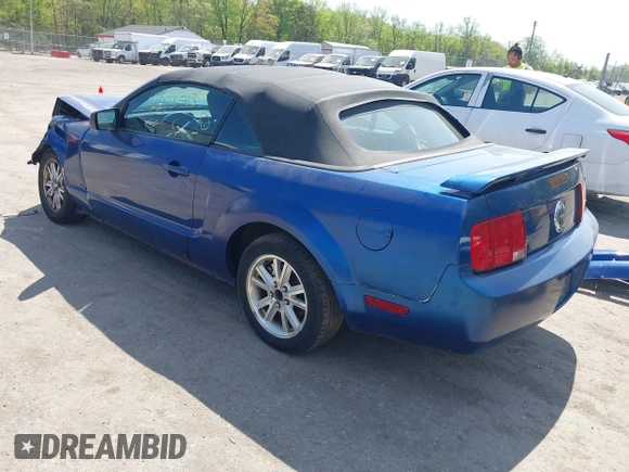 2006 Ford Mustang Standard with VIN 1ZVFT84N565105230, listed as a IAAI auction lot 42083563 with 167,265 mi miles and . Bid and sale history available at carsss.com. Image 3.