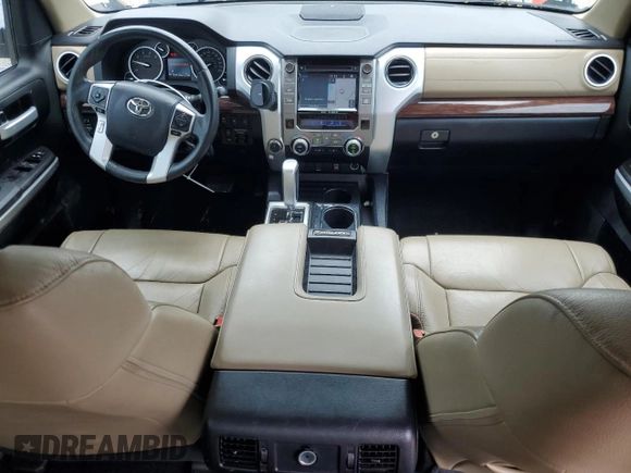 2017 Toyota Tundra Limited z VIN 5TFHW5F1XHX670835, wystawiony jako Copart lot #58166755 z przebiegiem 103 123 mil mil oraz Szkoda całkowita • Salvage title. Historia ofert i sprzedaży dostępna na DreamBid. Obrazek 8.