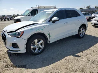 2020 Audi Q3 Premium z VIN WA1AECF32L1043479, wystawiony jako Copart lot #57172925 z przebiegiem 52 907 mil mil oraz Szkoda całkowita • Salvage title. Historia ofert i sprzedaży dostępna na DreamBid. Obrazek 1.