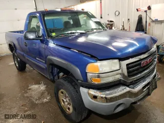 2004 GMC Sierra 2500HD Classic Work Truck with VIN 1GTHK24U54E145422, listed as a Copart auction lot 84060864 with 79,971 mi miles and Salvage Title. Bid and sale history available at carsss.com. Image 4.