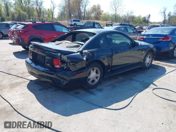 2000 Ford Mustang with VIN 1FAFP4042YF252802, listed as a IAAI auction lot 41994872 with 189,081 mi miles. Bid and sale history available at carsss.com. Image 4.