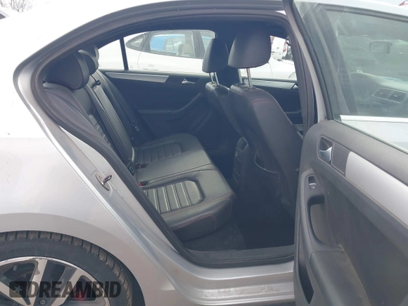 2014 Volkswagen Jetta GLI Edition 30 с VIN 3VW4S7AJ2EM214517, выставлен на аукционе IAAI как лот 41662860 с пробегом 185 783 миль миль и . История ставок и продаж доступна на DreamBid. Изображение 8.