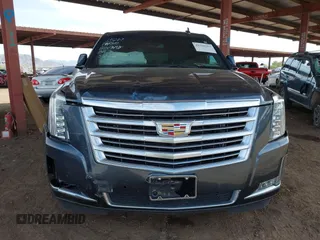 2019 Cadillac Escalade ESV Platinum z VIN 1GYS4KKJ5KR194810, wystawiony jako IAAI lot #42360267 z przebiegiem 106 662 mil mil oraz . Historia ofert i sprzedaży dostępna na DreamBid. Obrazek 6.