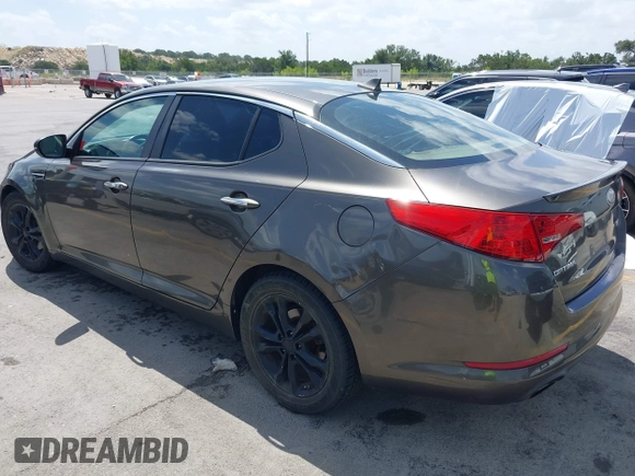 2013 Kia Optima EX с VIN 5XXGN4A78DG151742, выставлен на аукционе IAAI как лот 42631875 с пробегом 112 677 миль миль и . История ставок и продаж доступна на DreamBid. Изображение 3.