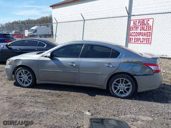 2009 Nissan Maxima 3.5 S with VIN 1N4AA51E89C813578, listed as a IAAI auction lot 39108267 with 148,937 mi miles. Bid and sale history available at carsss.com. Image 15.