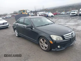 2010 Mercedes-Benz C 300 Sport z VIN WDDGF8BB0AF441321, wystawiony jako IAAI lot #42021660 z przebiegiem 143 888 mil mil oraz . Historia ofert i sprzedaży dostępna na DreamBid. Obrazek 1.
