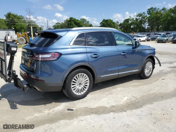 2019 Lincoln Nautilus Standard with VIN 2LMPJ6J95KBL35137, listed as a Copart auction lot 50643955 with 68,699 mi miles and Salvage Title. Bid and sale history available at carsss.com. Image 3.