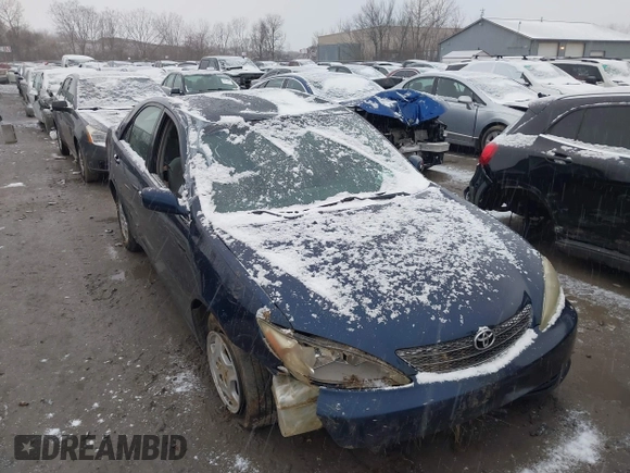 2003 Toyota Camry LE z VIN 4T1BF32K73U055352, wystawiony jako IAAI lot #38989713 z przebiegiem 155 688 mil mil oraz . Historia ofert i sprzedaży dostępna na DreamBid. Obrazek 6.