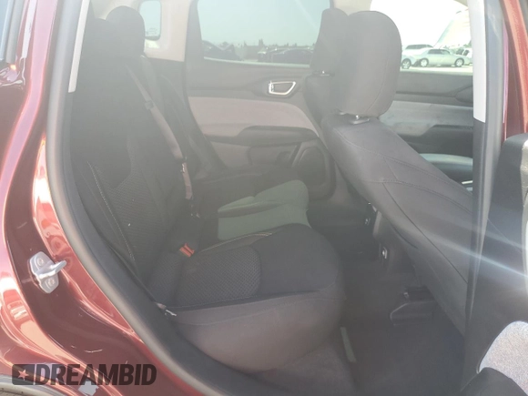 2022 Jeep Compass Sport z VIN 3C4NJDAB7NT213998, wystawiony jako Copart lot #61792785 z przebiegiem 63 690 mil mil oraz Szkoda całkowita • Salvage title. Historia ofert i sprzedaży dostępna na DreamBid. Obrazek 11.