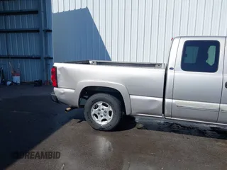 2004 Chevrolet Silverado 1500 LS with VIN 2GCEC19V041298867, listed as a IAAI auction lot 42069312 with 322,484 mi miles. Bid and sale history available at carsss.com. Image 6.