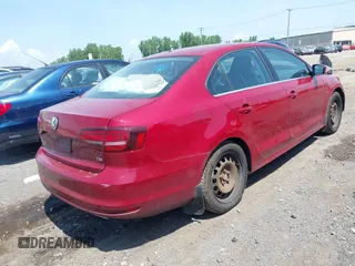 2017 Volkswagen Jetta S z VIN 3VW2B7AJ6HM232479, wystawiony jako IAAI lot #42579313 z przebiegiem 100 582 mil mil oraz . Historia ofert i sprzedaży dostępna na DreamBid. Obrazek 4.