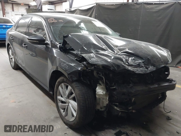 2018 Volkswagen Passat SE z VIN 1VWBA7A34JC016240, wystawiony jako IAAI lot #42339094 z przebiegiem 88 969 mil mil oraz . Historia ofert i sprzedaży dostępna na DreamBid. Obrazek 1.