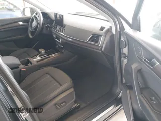 2025 Audi Q5 Premium with VIN WA1ABAFY9S2045618, listed as a IAAI auction lot 42279469 with 3,024 mi miles and . Bid and sale history available at DreamBid. Image 5.