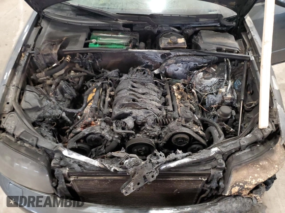 2005 Audi A4 3.0L z VIN WAULT68E75A063649, wystawiony jako Copart lot #51509895 z przebiegiem Nie podano mil oraz Nie do naprawy • Non repairable. Historia ofert i sprzedaży dostępna na DreamBid. Obrazek 11.