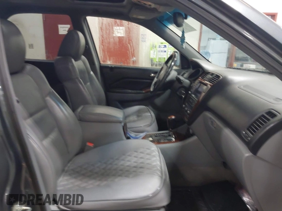 2005 Acura MDX Touring with VIN 2HNYD18905H546598, listed as a IAAI auction lot 41640329 with 271,101 mi miles. Bid and sale history available at carsss.com. Image 5.
