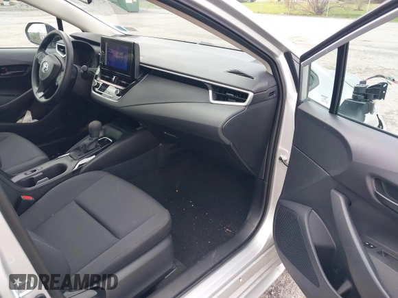 2025 Toyota Corolla LE z VIN 5YFB4MDE0SP241530, wystawiony jako IAAI lot #42175543 z przebiegiem 3222 mil mil oraz . Historia ofert i sprzedaży dostępna na DreamBid. Obrazek 5.