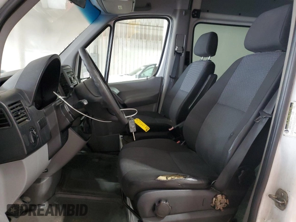 2011 Freightliner Sprinter z VIN WDRPE8CC7B5506404, wystawiony jako Copart lot #55090695 z przebiegiem 360 357 mil mil oraz Czysty tytuł • Clean title. Historia ofert i sprzedaży dostępna na DreamBid. Obrazek 7.