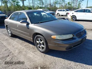 2004 Buick Regal LS with VIN 2G4WB52K041195104, listed as a IAAI auction lot 41813256 with 186,315 mi miles. Bid and sale history available at carsss.com. Image 1.
