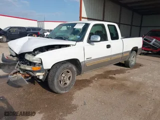 2001 Chevrolet Silverado 1500 LS with VIN 2GCEC19T111123764, listed as a IAAI auction lot 41902984 with 198,541 mi miles. Bid and sale history available at carsss.com. Image 2.