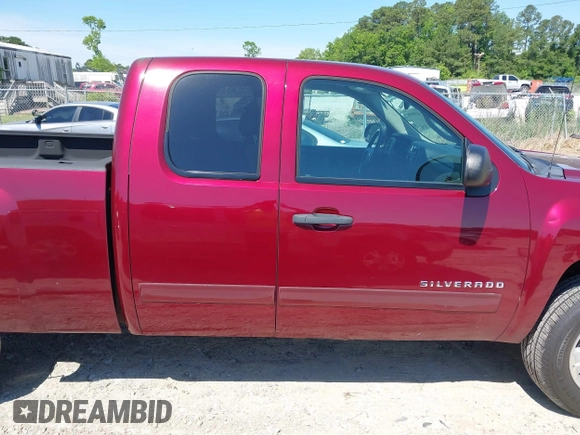 2013 Chevrolet Silverado 1500 LT with VIN 1GCRKSE77DZ215203, listed as a IAAI auction lot 42200656 with 115,102 mi miles and . Bid and sale history available at DreamBid. Image 13.